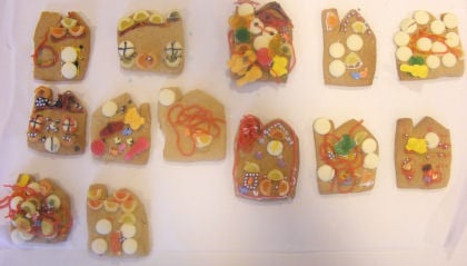 A big collection of gingerbread house cookies!