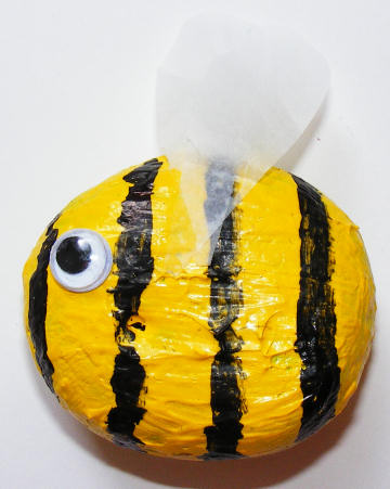 Pebble bumblebee craft