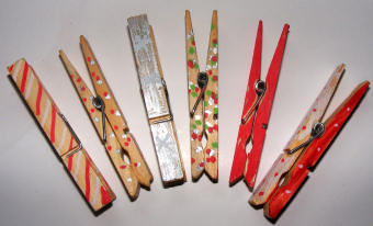 Advent banner pegs