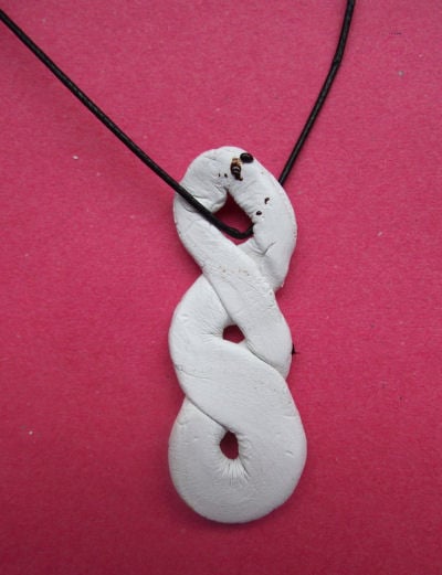 Bone carving necklace - twist