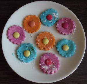 Fondant flowers for kids to make