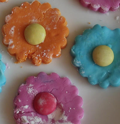 Fondant flowers - close up detal