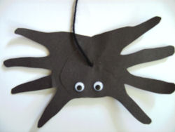 Halloween handprint spider craft