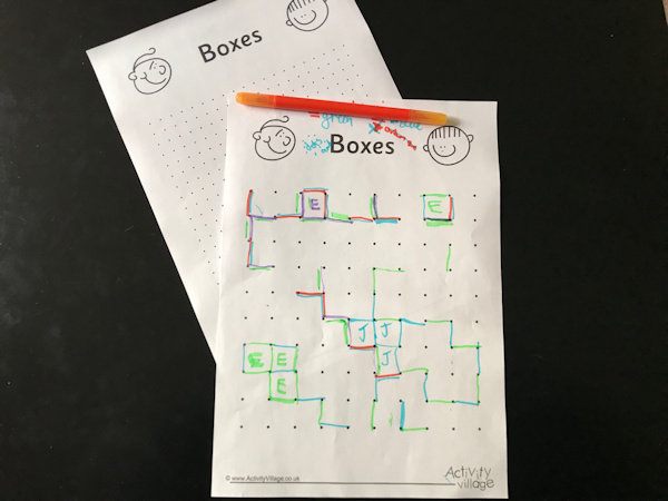Pen and Paper Games: A 2 Player Activity Book of Tic Tac Toe, Dots & Boxes, Connect Four, and Hangman - Fun Activities for Family Time