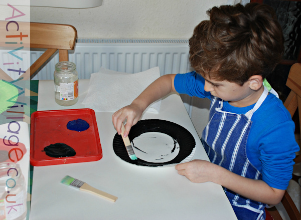 Painting paper plates