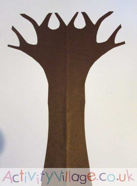 Holi spring tree - base trunk shape