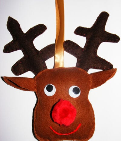 Felt reindeer softie for kids to hang on the tree