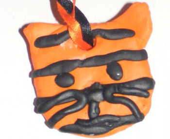 Tiger keyring face detail