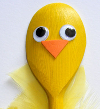 Wooden spoon puppet chick - detail